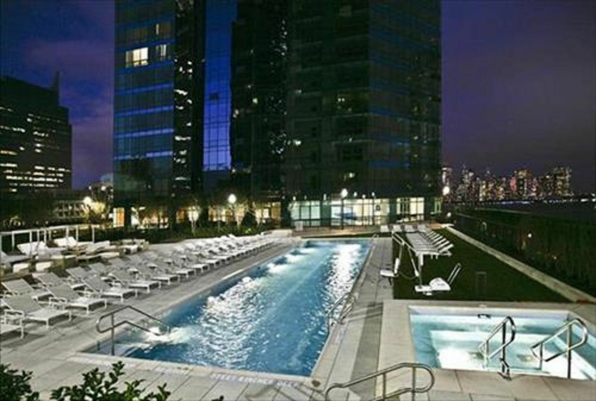 Global Luxury Suites At Greene Jersey City Dış mekan fotoğraf